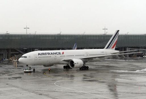 欧州でも航空機の全飛行段階での電子デバイス使用を解禁へ
