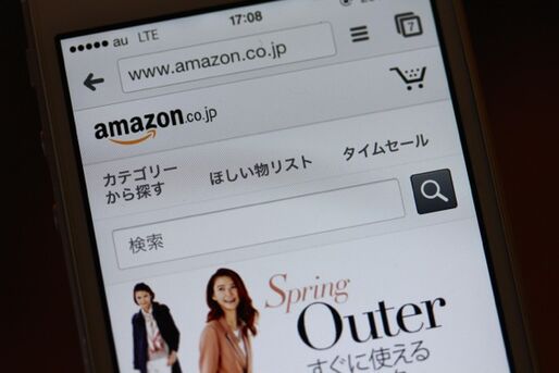 AmazonやYouTubeで、スマホからの利用者数がPCを上回る