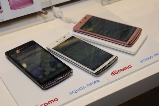 ドコモ「AQUOS PHONE EX SH-04E」がアップデートでカメラの不具合改善