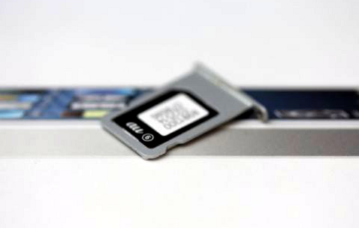 SIMフリー版iPhone 6でauのSIMを使用できないとの情報が流れる→KDDIはやんわり否定