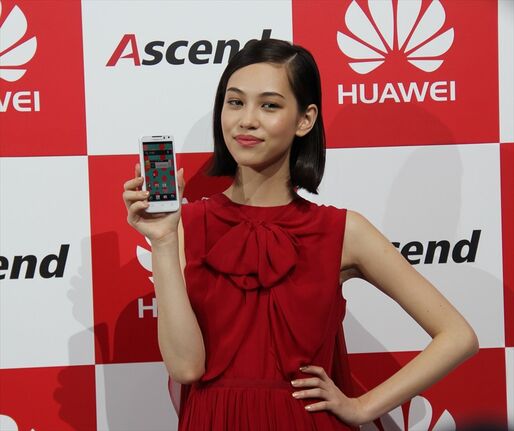 Huaweiがスマートフォン秋モデル「Ascend」を展示、実機レポート［CEATEC 2012］