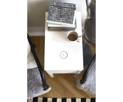 IKEA、スマホを置くだけでワイヤレス充電できる家具シリーズ発表