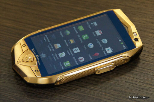 黄金に輝くランボルギーニの高級Androidスマートフォンが登場、価格は約22万円