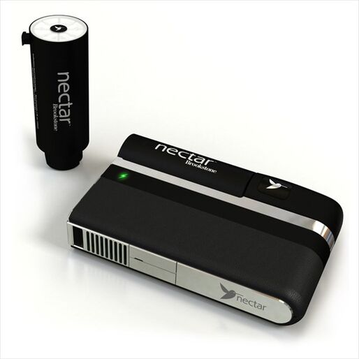 手のひらサイズのモバイル燃料バッテリー「nectar」が登場、電源なしでスマホを10回充電可能 #CES2013