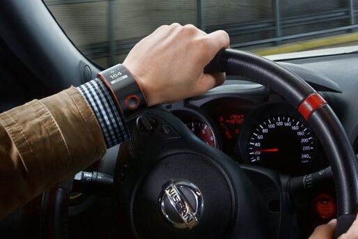 ドライバーの心拍数を計測、日産がスマートウォッチ「Nismo Watch」を発表