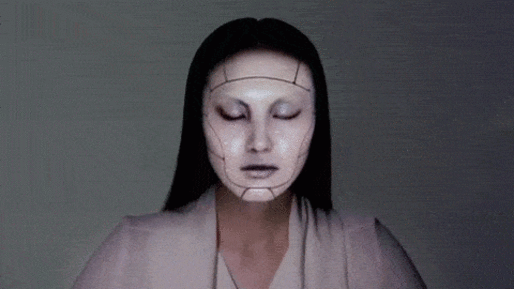 1日で100万アクセス、女性の顔がロボットのように変化するプロジェクション・マッピングが話題に