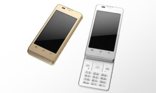 ドコモ「AQUOS PHONE slider SH-02D」がアップデートで不具合改善
