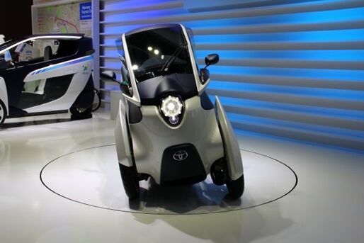 トヨタの超小型3輪EV「i-ROAD」が近未来すぎる、実証実験中の低炭素交通システム「Ha:mo」は2020年までには実用化へ #CEATEC