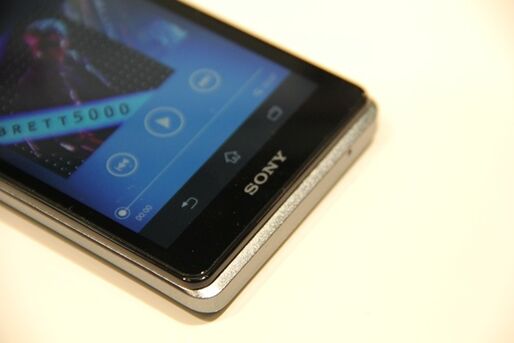 Xperia AX SO-01E