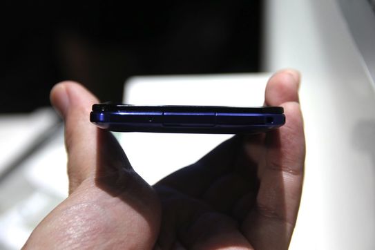 AQUOS PHONE SERIE SHL22 下部 AQUOS PHONE SERIE SHL22 下部