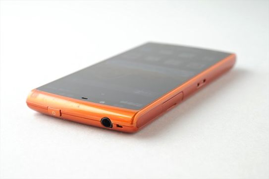 AQUOS PHONE SI SH-07E 全体 AQUOS PHONE SI SH-07E 全体