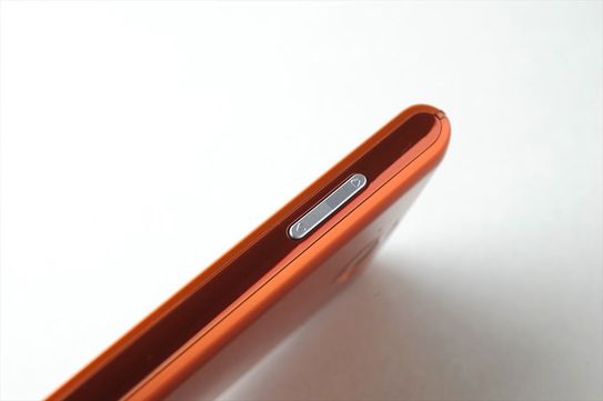 AQUOS PHONE SI SH-07E 横 AQUOS PHONE SI SH-07E 横