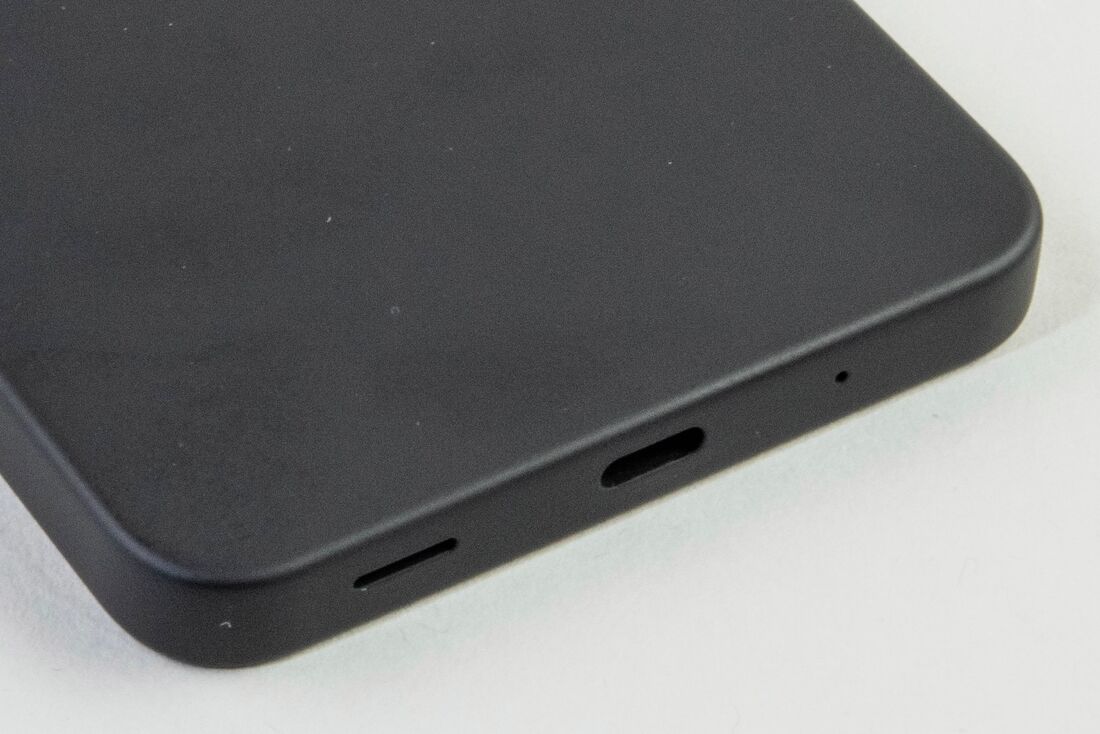 USB Type-C端子で充電する