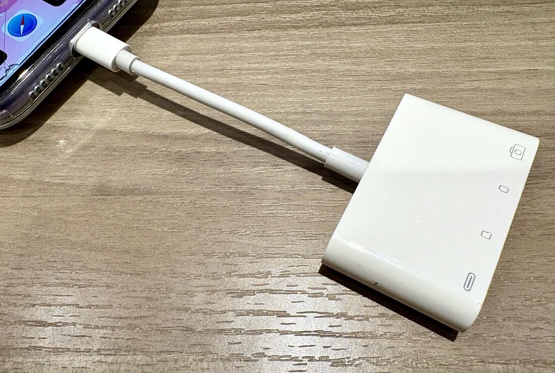 Apple純正の「USB3カメラアダプタ」