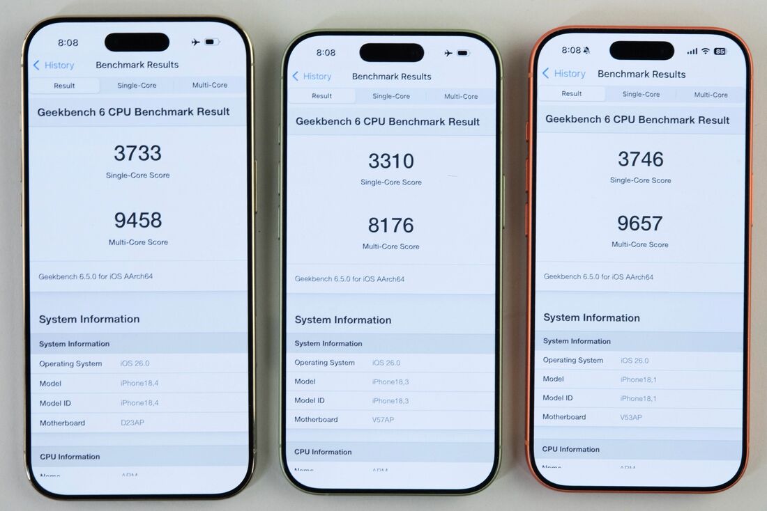 CPU性能はiPhone 17 Pro(右)とiPhone Air(左)が高い
