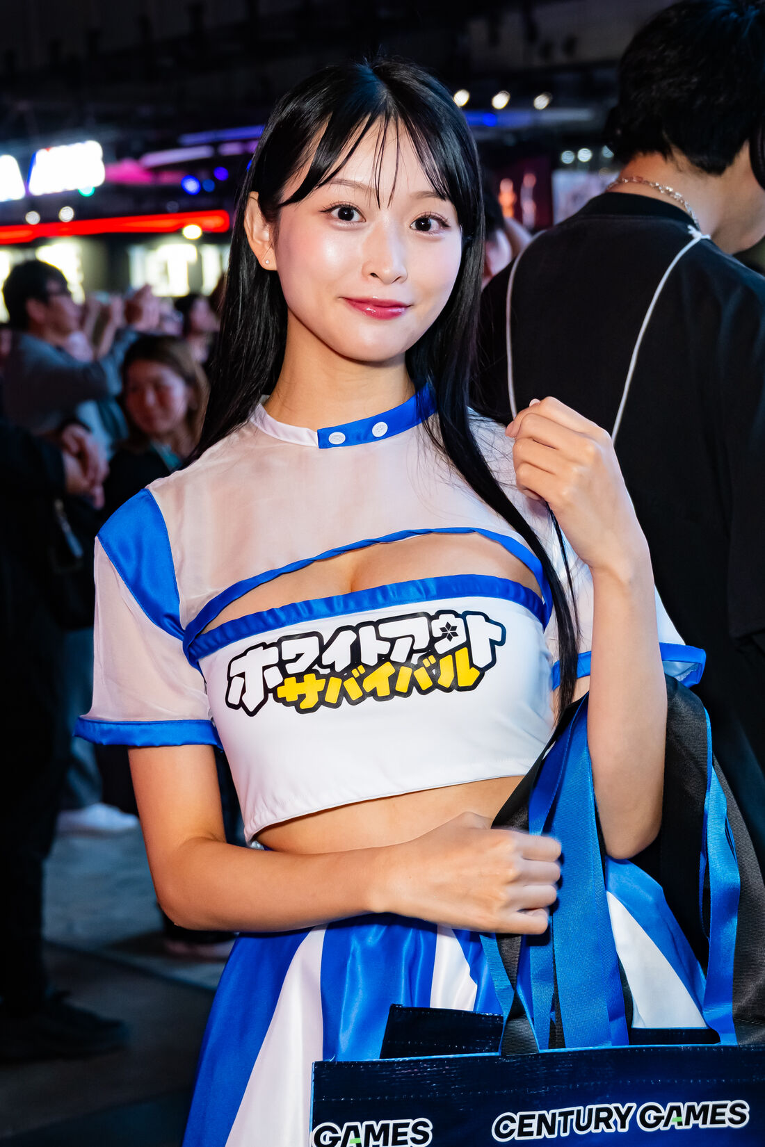 美月絢音さん
