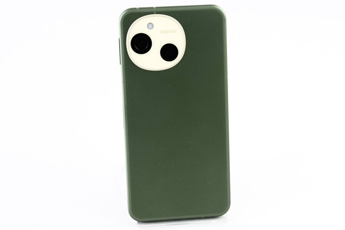 本体カラーは7種類。今回はカーキグリーンをレビュー