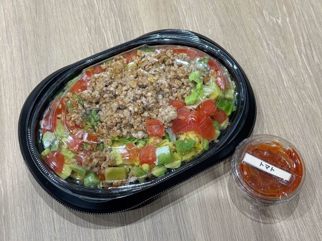 今回はタコライスをオーダー。熱々ではなかったが、温め直しは必要ない程度