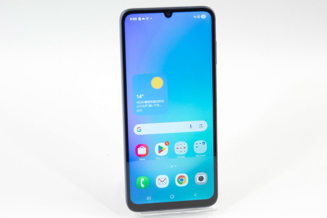 画面のフチもそれなりに細いのでチープ感はない