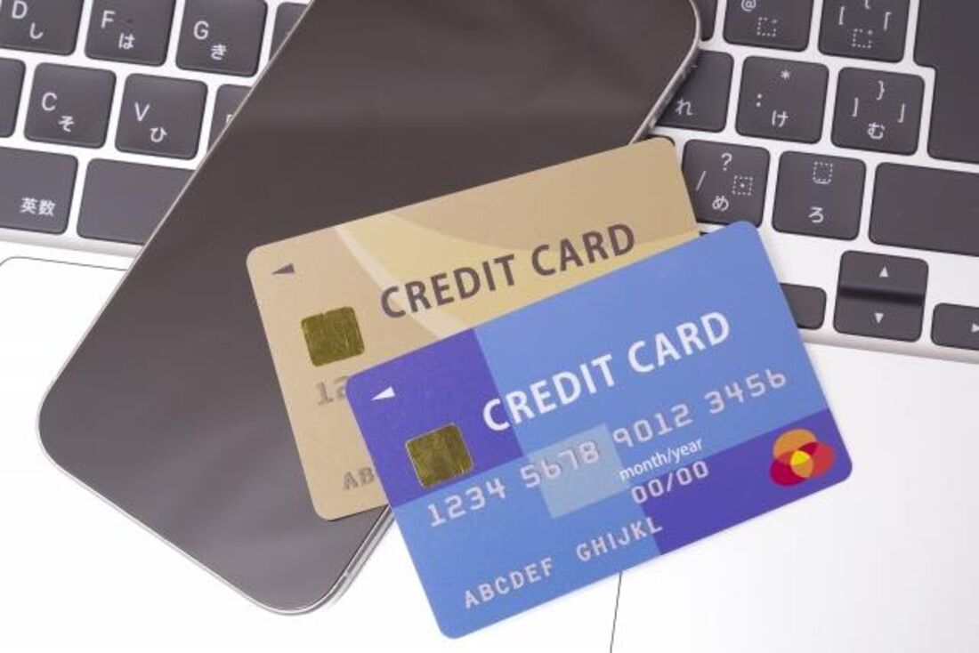 クレジットカードまたはデビットカード