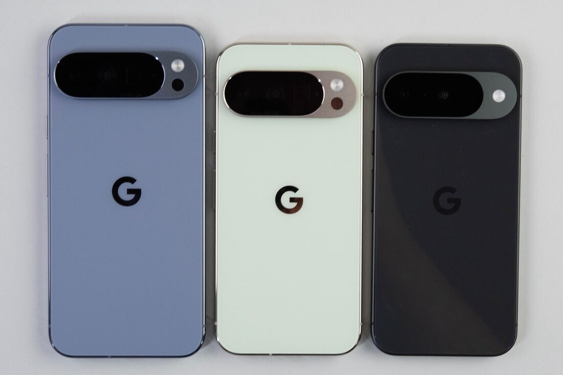 左から：Pixel 10 Pro XL、Pixel 10 Pro、Pixel 10