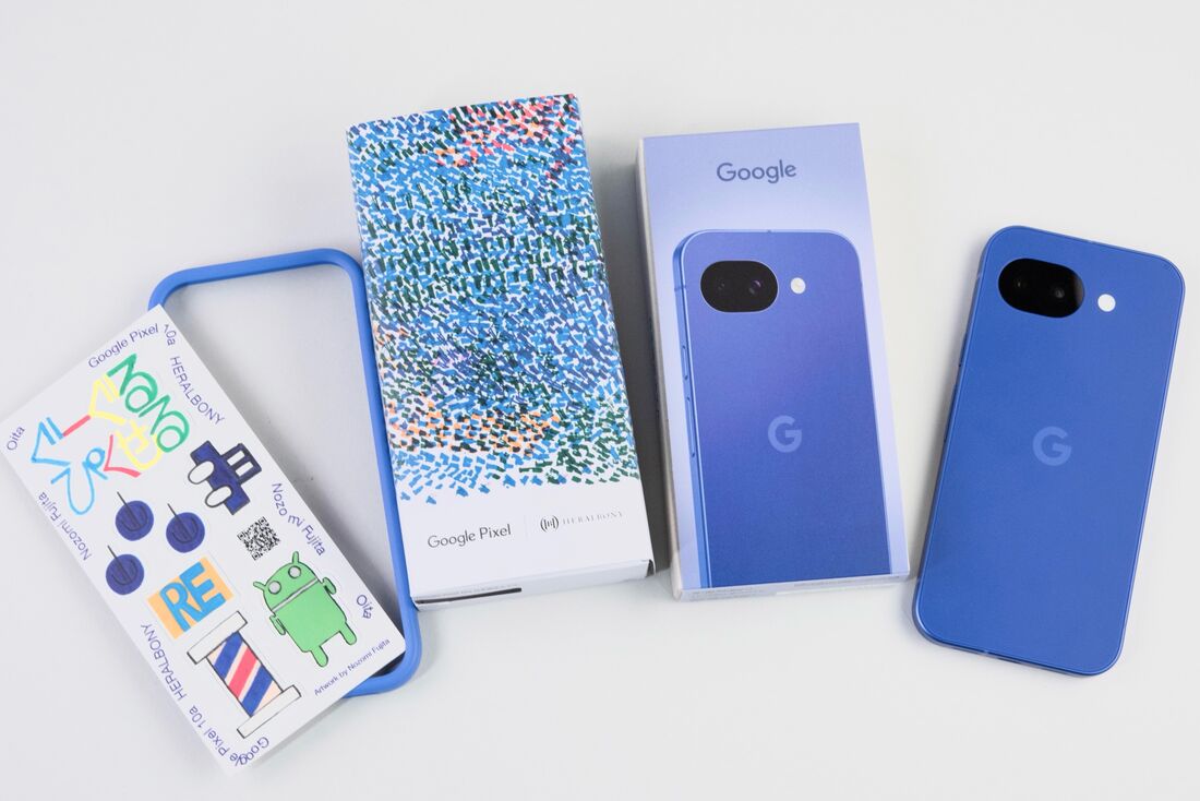 日本限定モデルのIsai Blueはバンパーやステッカーが付属する