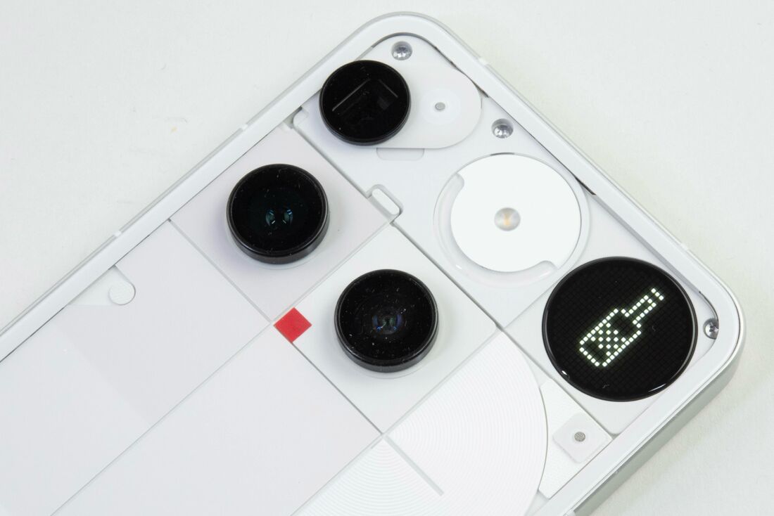 Phone(3)も円形のランプだが、より表示が細かい