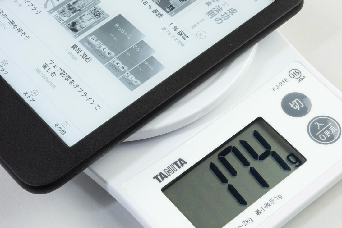 重量はカタログ値で174gと軽い