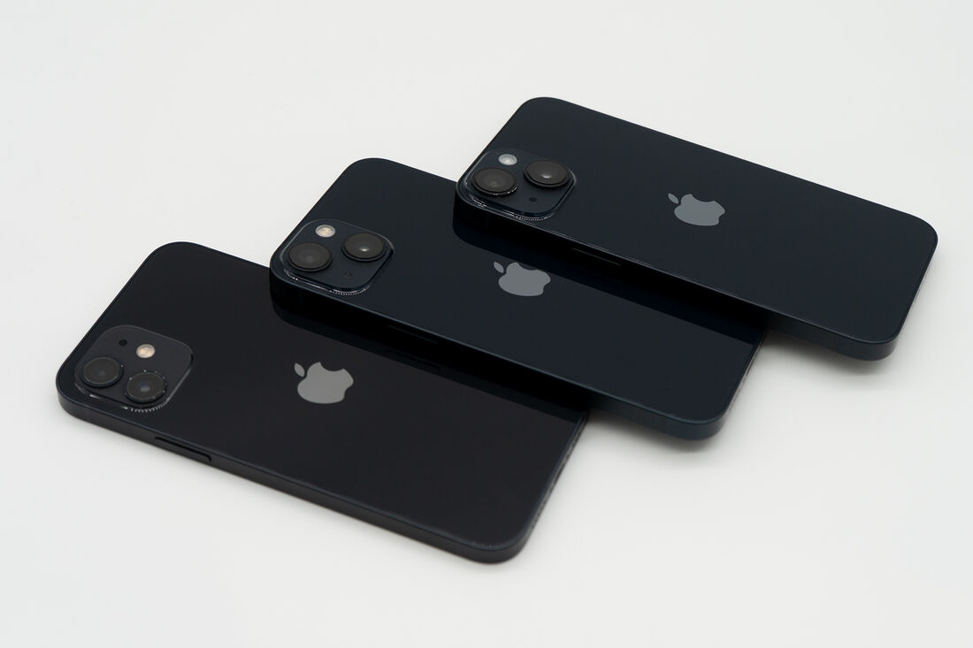 iPhoneを3機種用意した