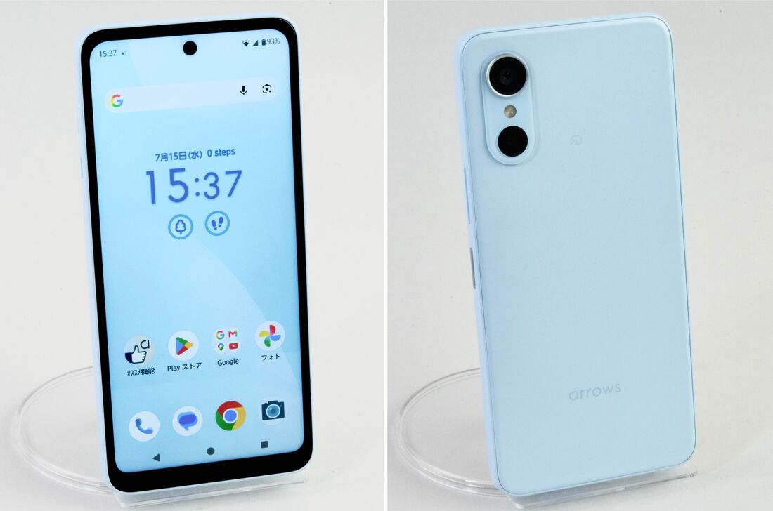 新登場のarrows We3は、6.1インチと持ちやすい画面サイズ。背面はすっきりシンプルなデザインだ