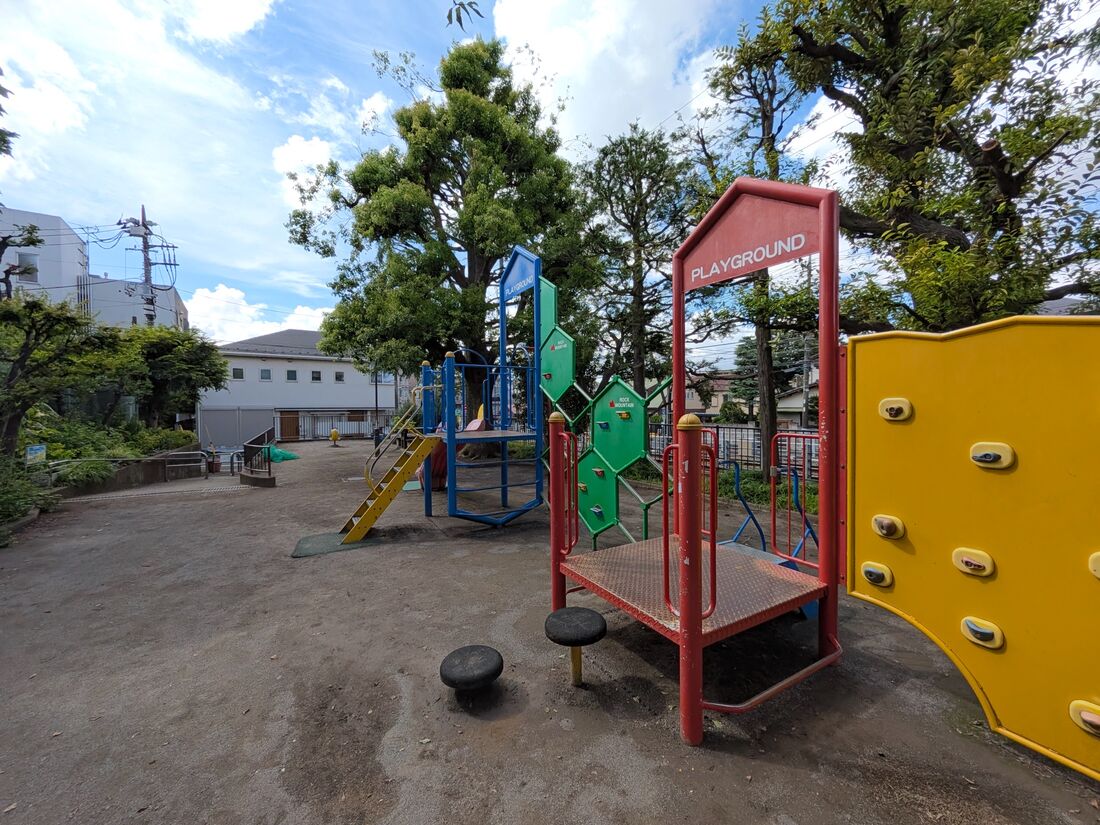 超広角は拡大すると若干画質が劣る