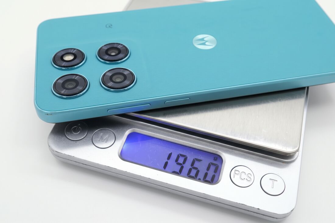 重さは196g