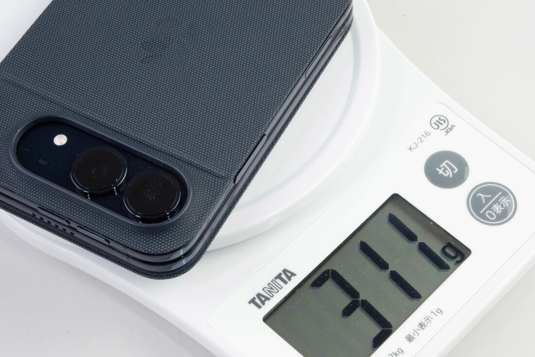 ケース付きだと311gとなかなかに重い