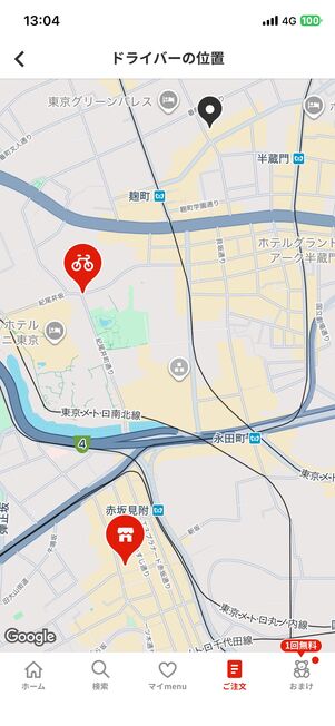 マップには、ドライバーの位置と店舗、配達場所がピンで表示される 