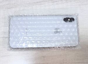 スマホを緩衝材で包む