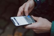 スマホのキャリアに求めるのは安心感？ 格安プランへの乗り換えは同一キャリアからが最多　MMD調査
