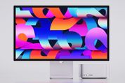 M1 Ultra搭載の新型デスクトップ「Mac Studio」と27インチ5Kディスプレイ「Studio Display」を発表