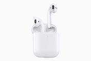 アップル、新型「AirPods」を発表　ワイヤレス充電用ケースも登場